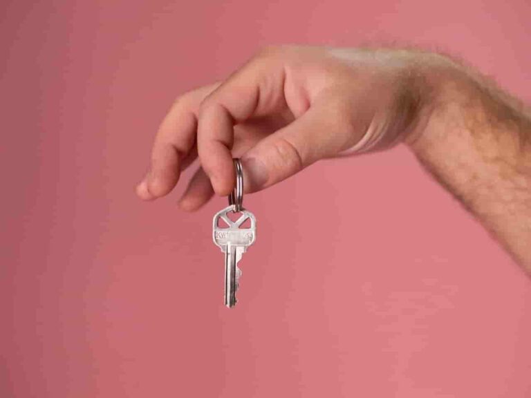 Kredyt pod zastaw mieszkania bez dochodów – czy to bezpieczne?